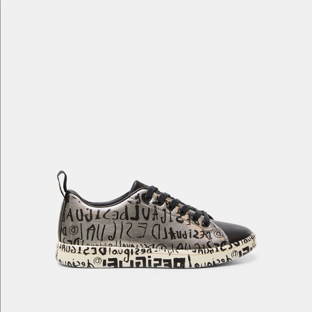 🌟 HP 🌟 Desigual Graphic/Metallic Sneakers